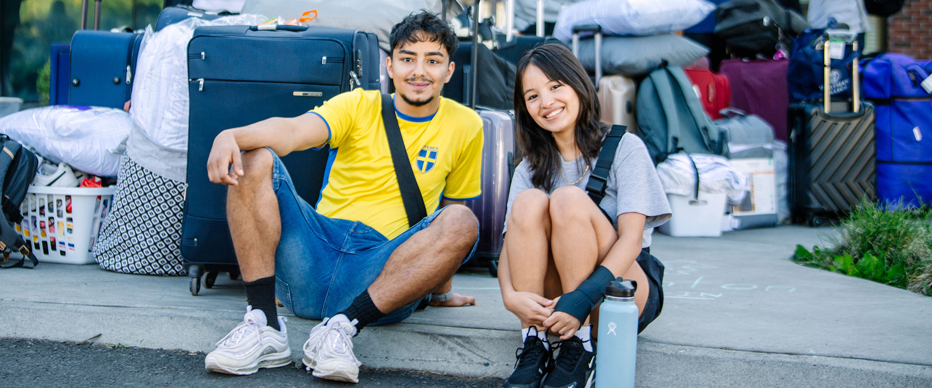Students moving into Whitman College