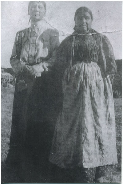 Susanne Cayuse Dauphin (right)