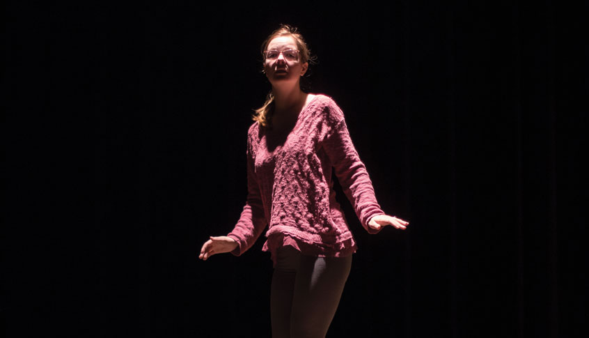 Erin Kirkpatrick ’17 in Echo Chamber theatre production