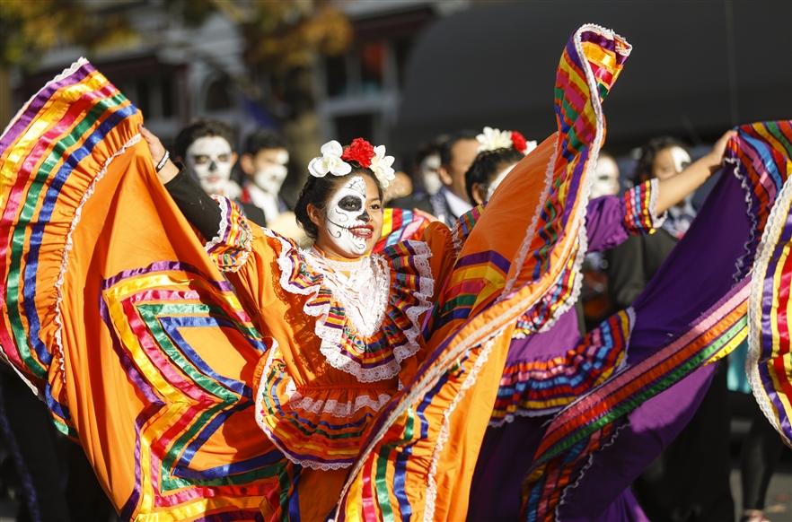 Dia de los Muertos procession