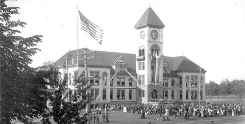 Memorial Hall, 1903