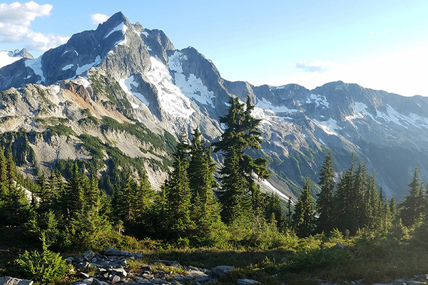 Hiking view of a mountain 