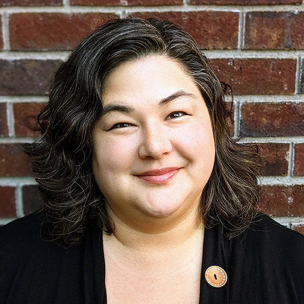 Nicole Hough ’02