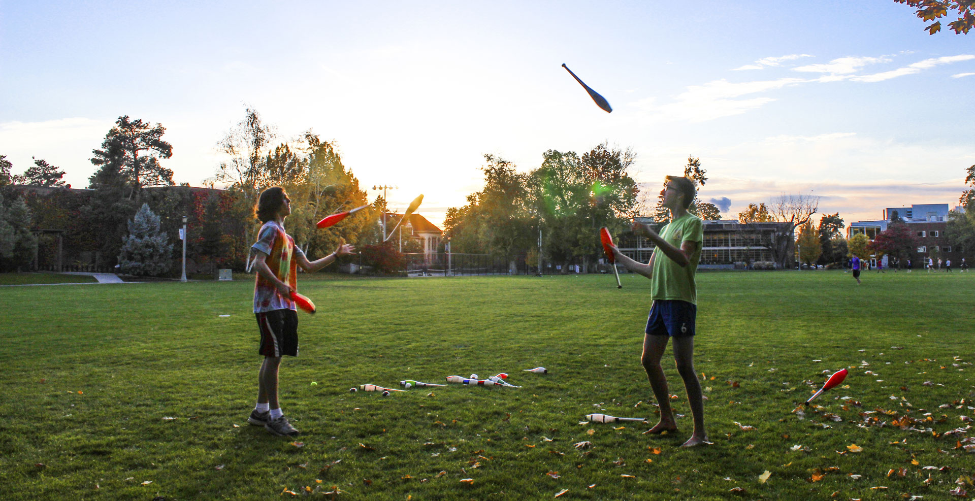Students juggling on Ankeny field