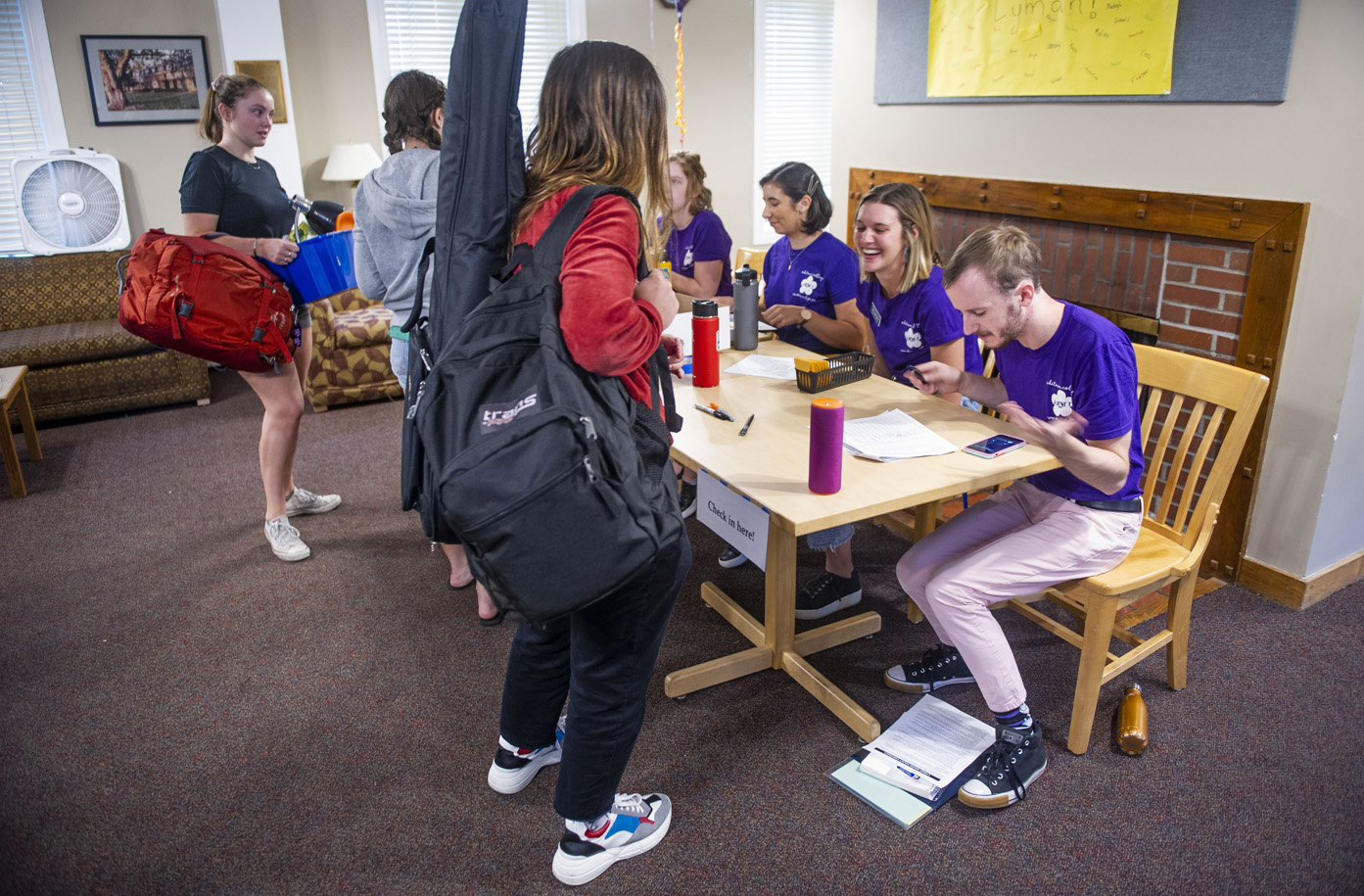 Student checks into residence hall