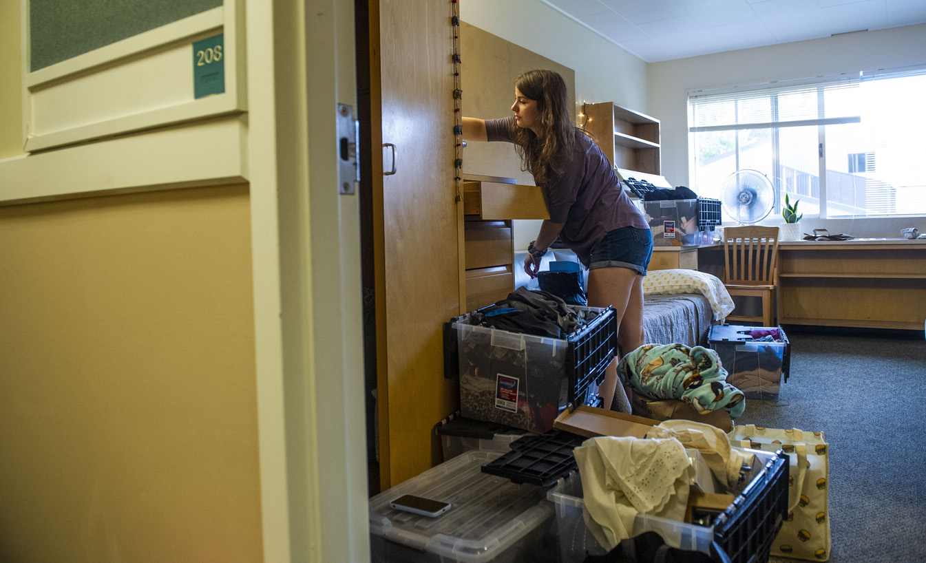  student move in