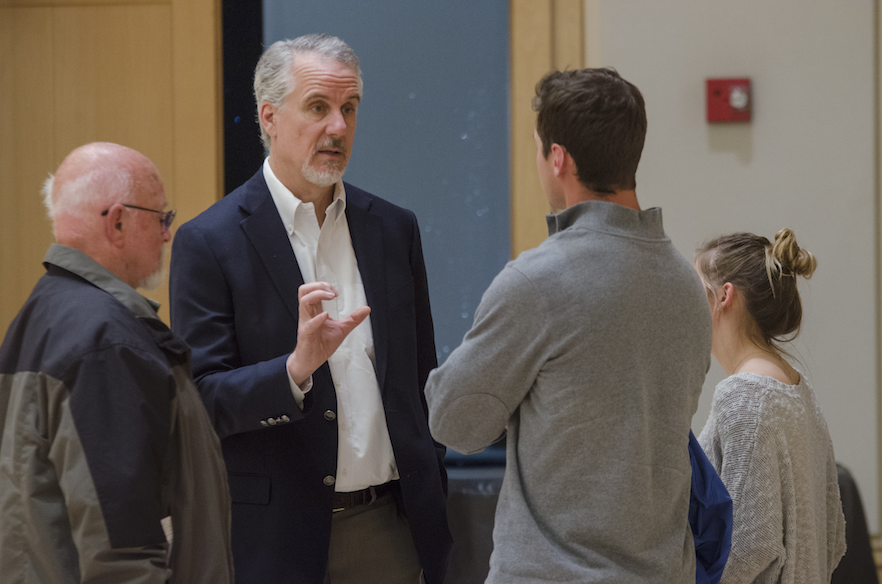 Journalist Ingwerson talking with students