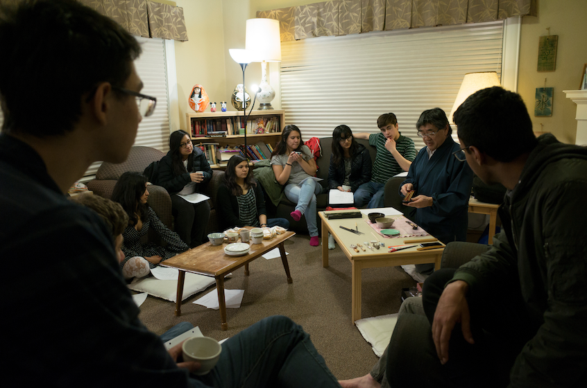 Professor Takemoto sharing about Japanese chopstick/Ohashi お箸 to students at Tekisuijuku