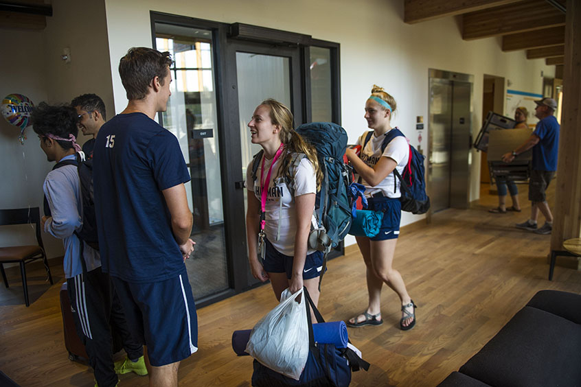 Students move in to Stanton Hall