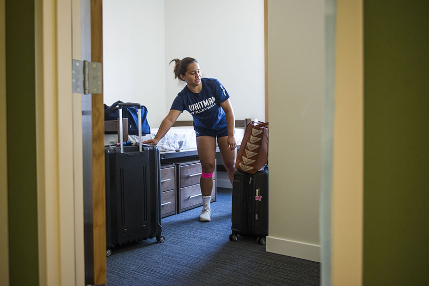 Students move in to Stanton Hall